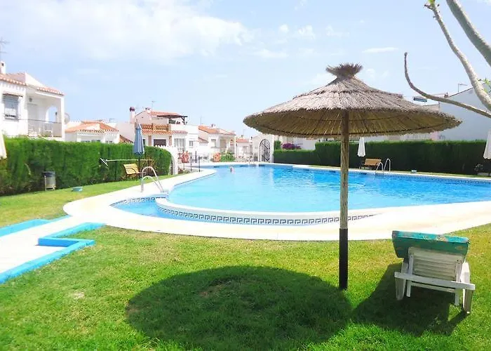 ベッド・アンド・ブレックファスト B&B Nerja 3*